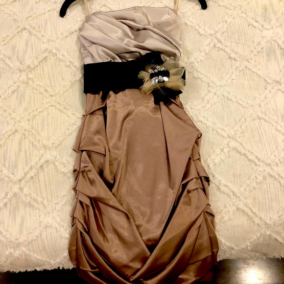 Dress - Picture 1 of 4